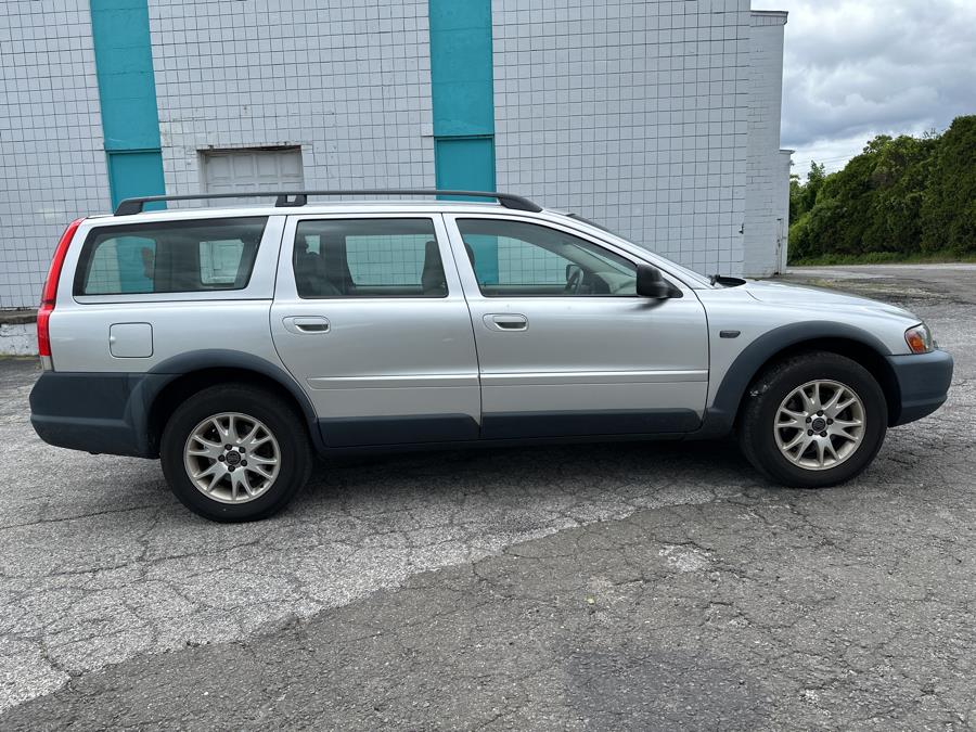 2004 Volvo XC70 Base