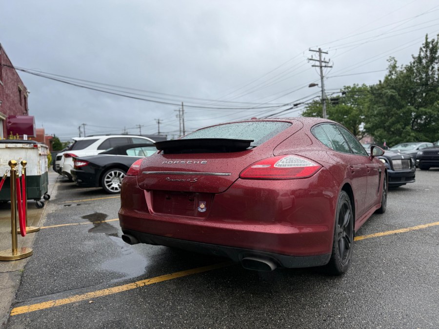2011 Porsche Panamera photo