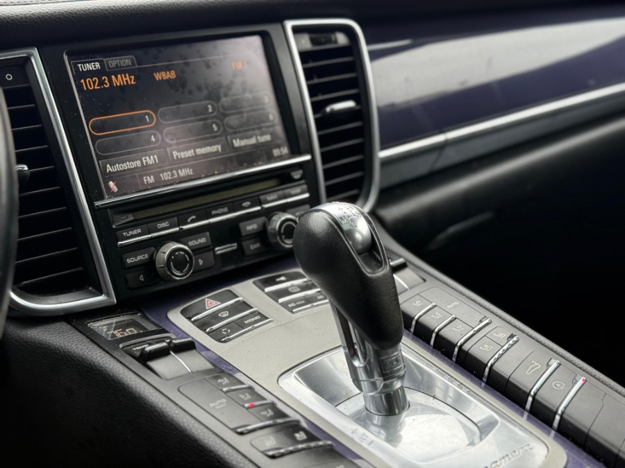 2011 Porsche Panamera photo
