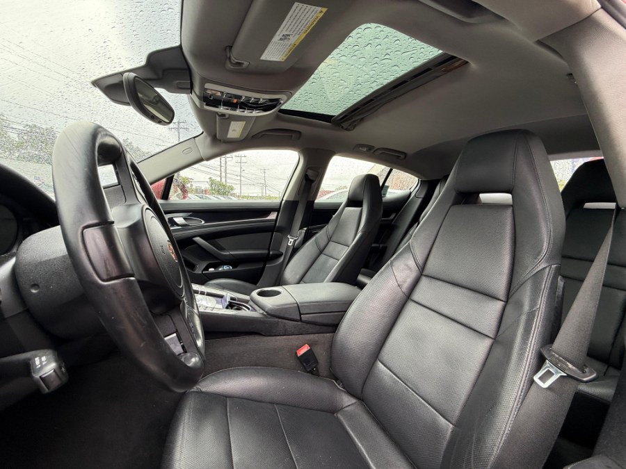 2011 Porsche Panamera photo