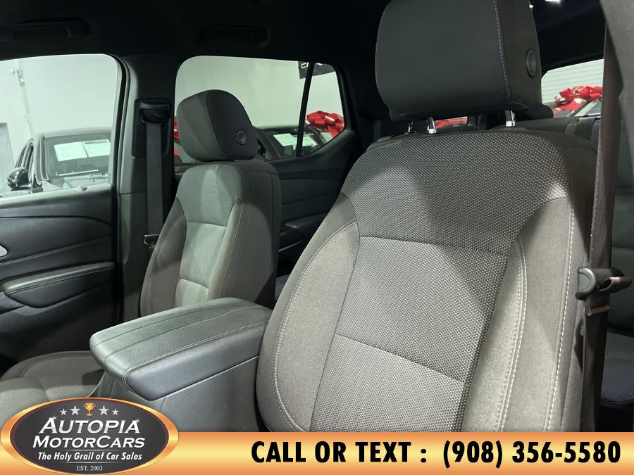 2023 Chevrolet Traverse LT CLOTH photo