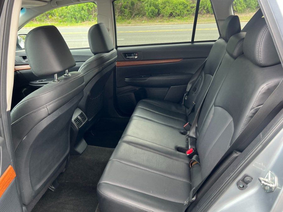 2013 Subaru Outback 2.5i Limited photo