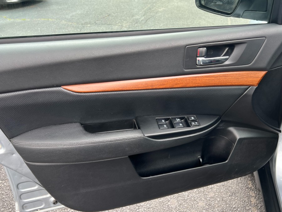 2013 Subaru Outback 2.5i Limited photo