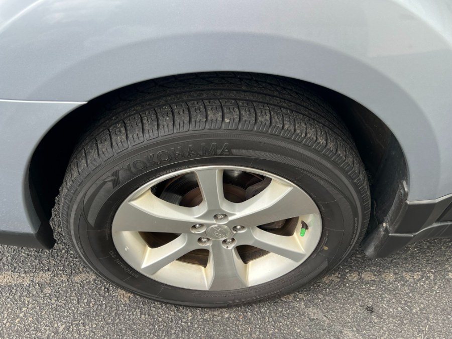 2013 Subaru Outback 2.5i Limited photo