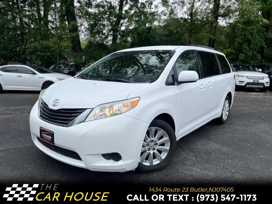 2011 Toyota Sienna LE 7-Passenger photo