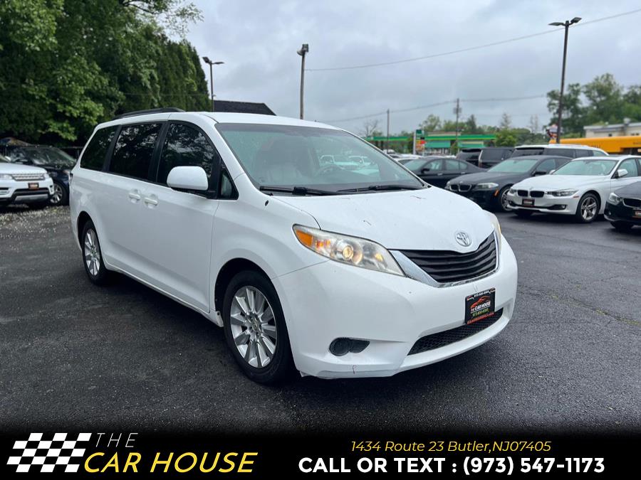 2011 Toyota Sienna LE 7-Passenger photo