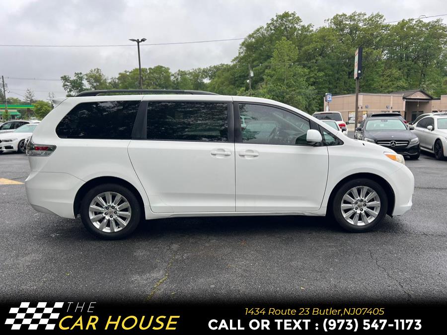 2011 Toyota Sienna LE 7-Passenger photo