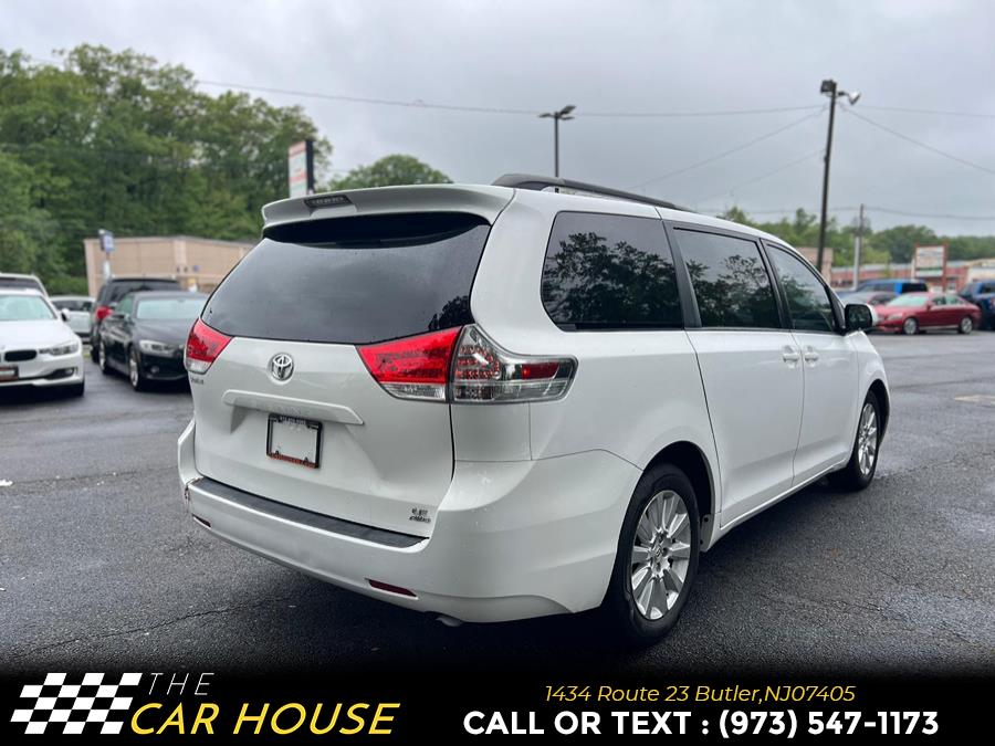 2011 Toyota Sienna LE 7-Passenger photo