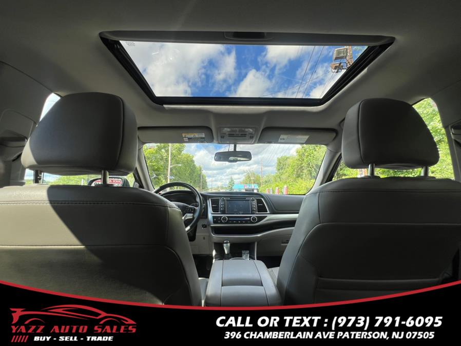 2016 Toyota Highlander AWD 4dr V6 XLE (Natl) photo
