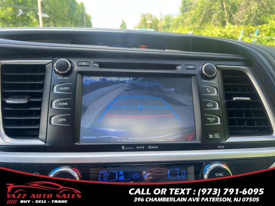 2016 Toyota Highlander AWD 4dr V6 XLE (Natl) photo