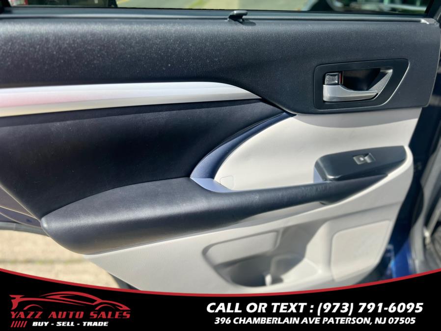 2016 Toyota Highlander AWD 4dr V6 XLE (Natl) photo