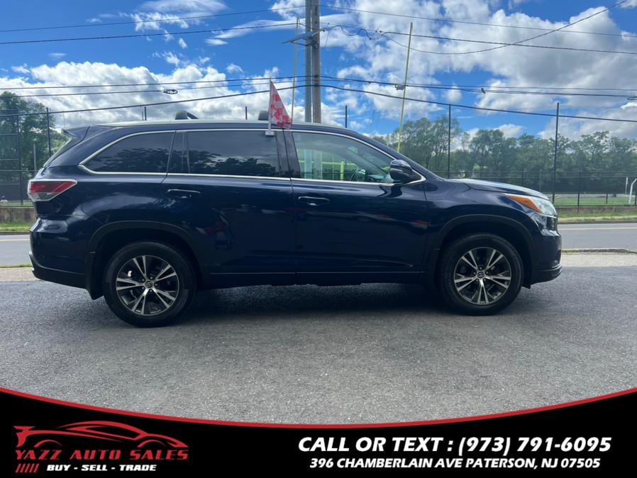 2016 Toyota Highlander AWD 4dr V6 XLE (Natl) photo