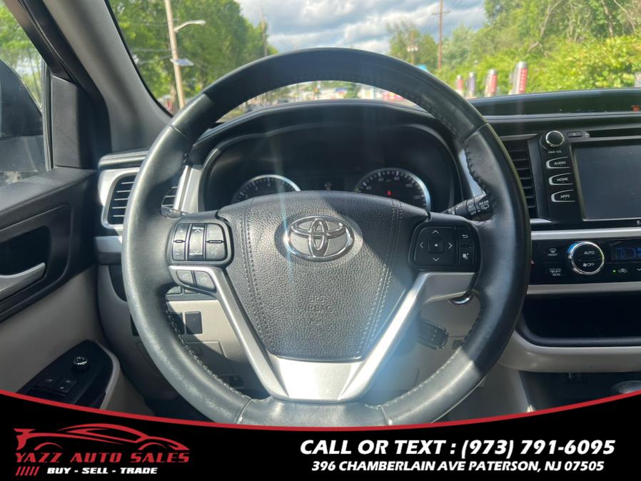 2016 Toyota Highlander AWD 4dr V6 XLE (Natl) photo