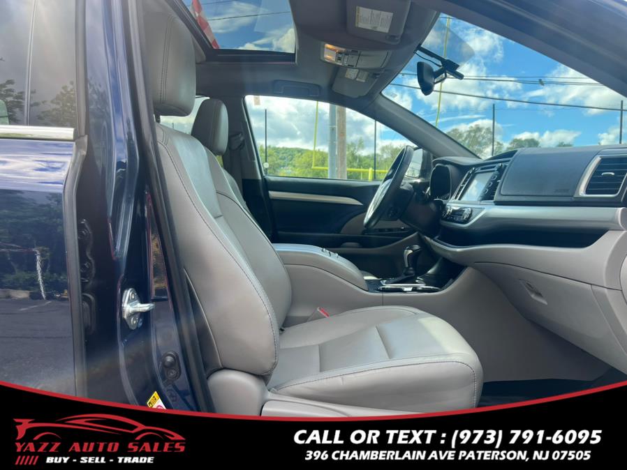 2016 Toyota Highlander AWD 4dr V6 XLE (Natl) photo