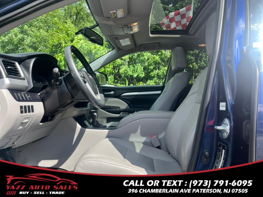 2016 Toyota Highlander AWD 4dr V6 XLE (Natl) photo