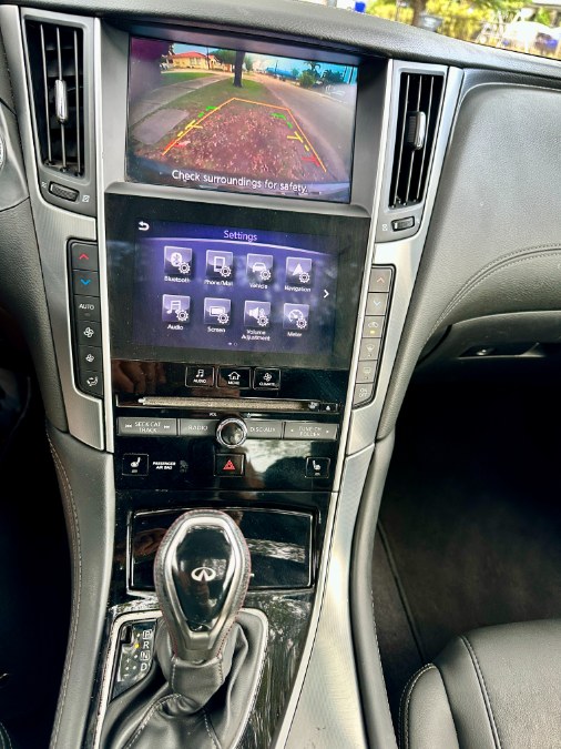 2018 Infiniti Q60 2.0t LUXE RWD photo