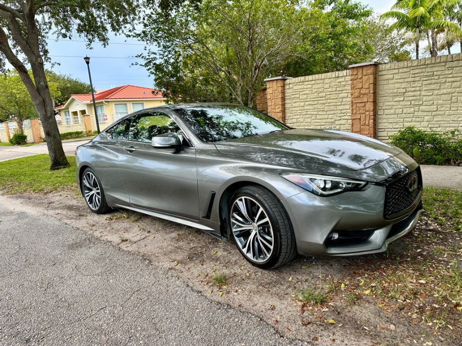 2018 Infiniti Q60 2.0t LUXE RWD photo