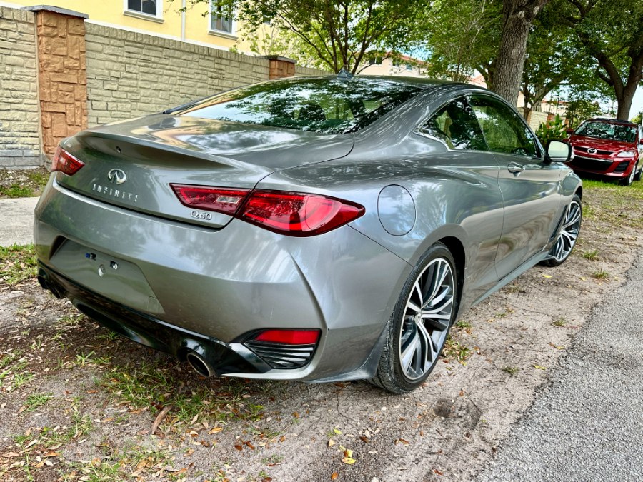 2018 Infiniti Q60 2.0t LUXE RWD photo