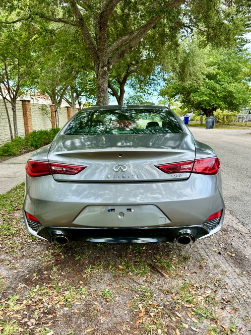 2018 Infiniti Q60 2.0t LUXE RWD photo