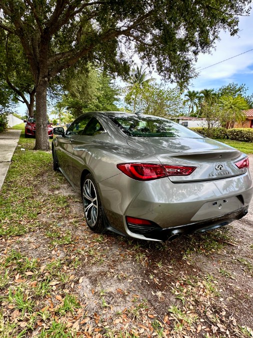 2018 Infiniti Q60 2.0t LUXE RWD photo