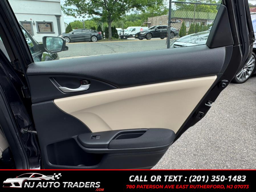 2017 Honda CIVIC SEDAN EX CVT photo