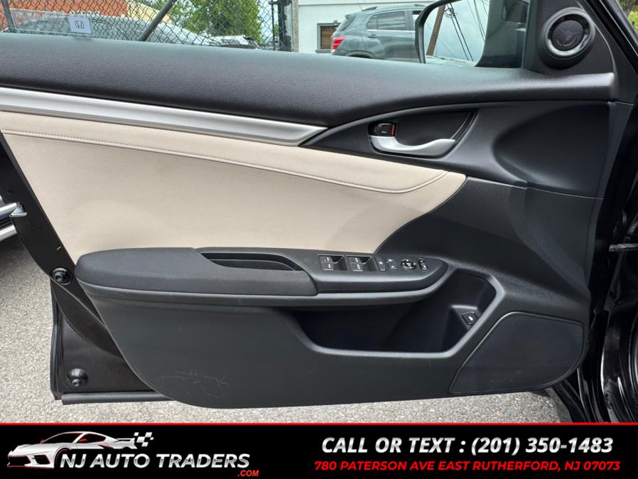 2017 Honda CIVIC SEDAN EX CVT photo