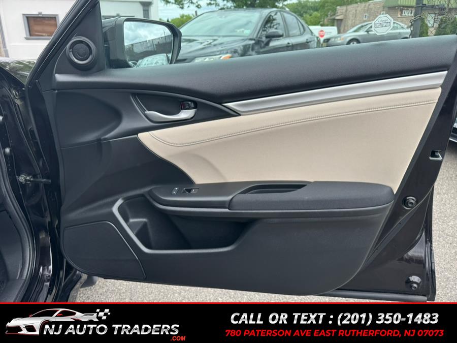 2017 Honda CIVIC SEDAN EX CVT photo