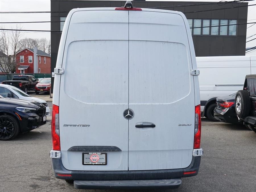 2022 Mercedes-Benz Sprinter 2500 Cargo 170 WB photo