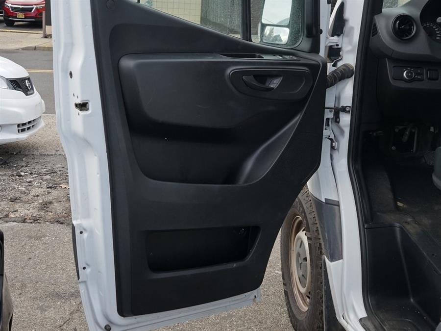 2022 Mercedes-Benz Sprinter 2500 Cargo 170 WB photo