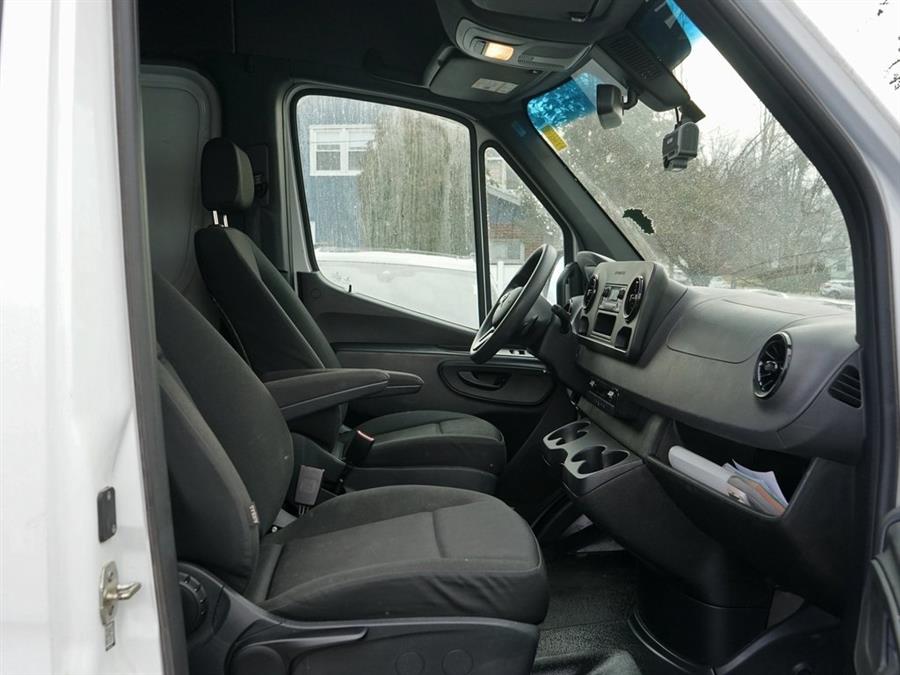 2022 Mercedes-Benz Sprinter 2500 Cargo 170 WB photo