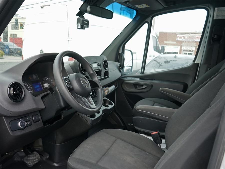 2022 Mercedes-Benz Sprinter 2500 Cargo 170 WB photo