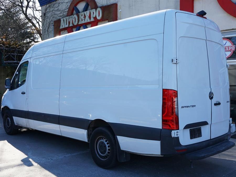 2022 Mercedes-Benz Sprinter 2500 Cargo 170 WB photo