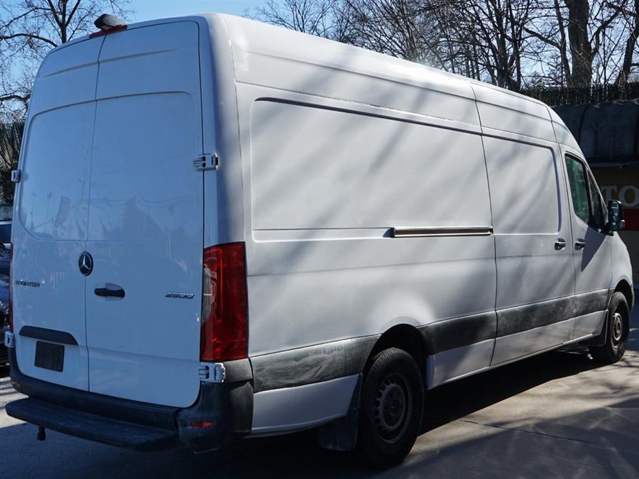 2022 Mercedes-Benz Sprinter 2500 Cargo 170 WB photo