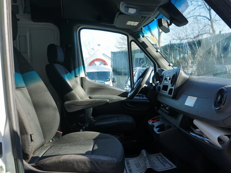 2022 Mercedes-Benz Sprinter 2500 Cargo 170 WB photo