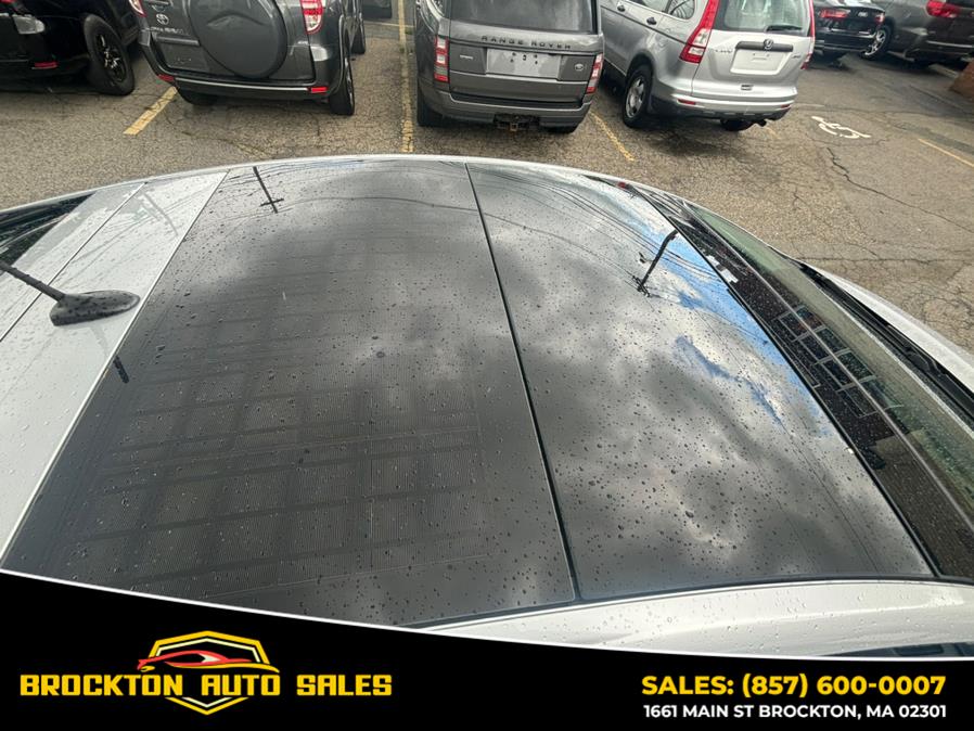 2010 Toyota Prius II photo