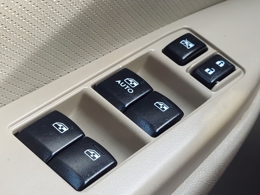 2013 Subaru Legacy 2.5i Limited photo
