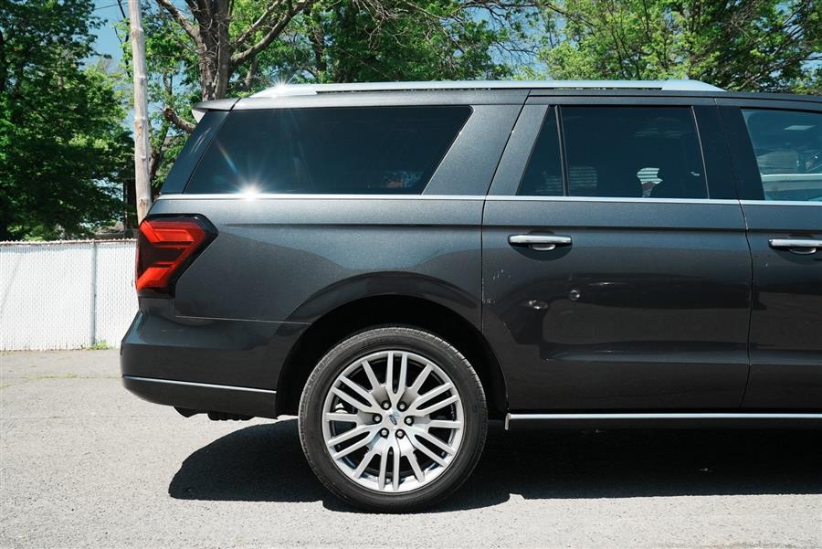 2022 Ford Expedition Max Platinum photo