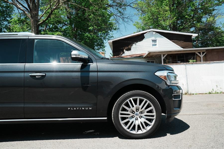 2022 Ford Expedition Max Platinum photo
