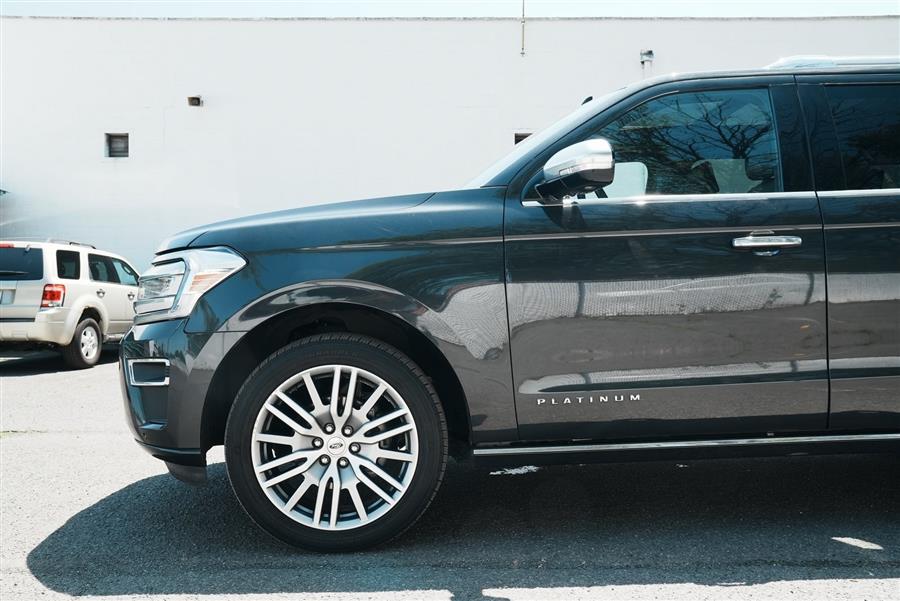2022 Ford Expedition Max Platinum photo