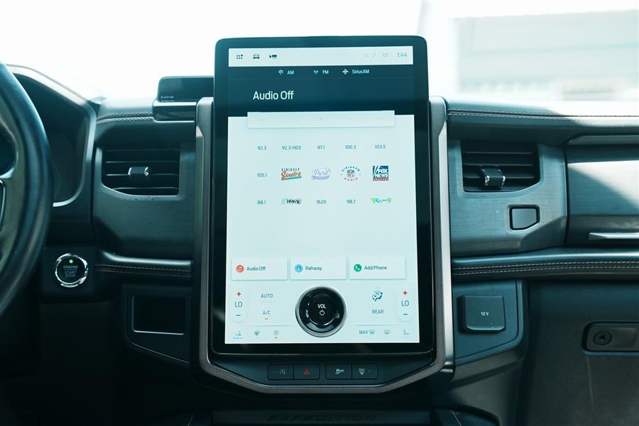 2022 Ford Expedition Max Platinum photo