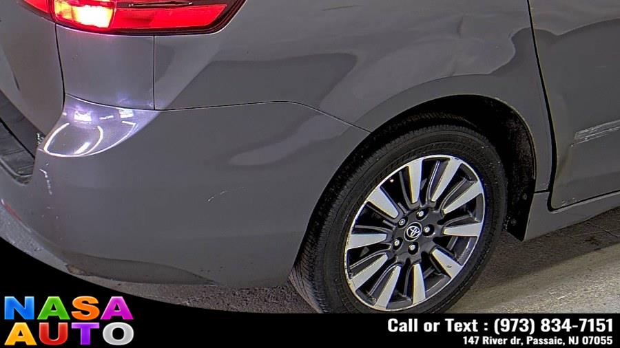 2019 Toyota Sienna LE AWD 7-Passenger (Natl) photo