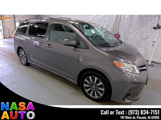 2019 Toyota Sienna LE AWD 7-Passenger (Natl) photo