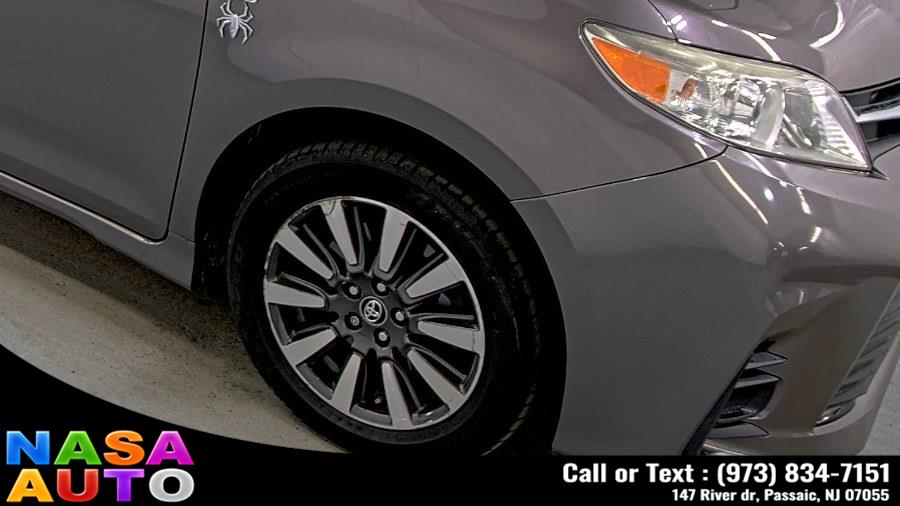 2019 Toyota Sienna LE AWD 7-Passenger (Natl) photo