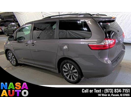 2019 Toyota Sienna LE AWD 7-Passenger (Natl) photo