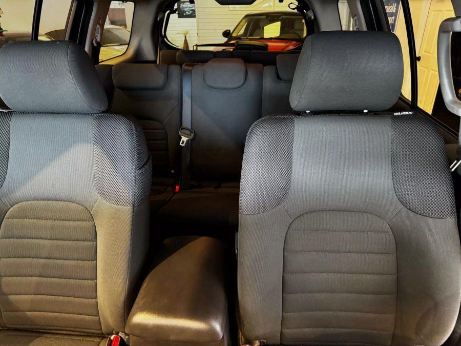 2009 Nissan Pathfinder LE photo