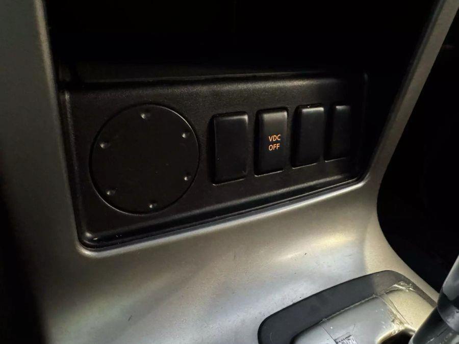 2009 Nissan Pathfinder LE photo