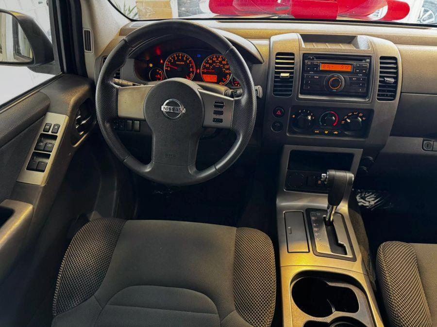 2009 Nissan Pathfinder LE photo