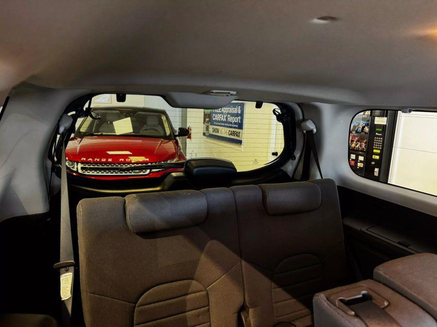2009 Nissan Pathfinder LE photo