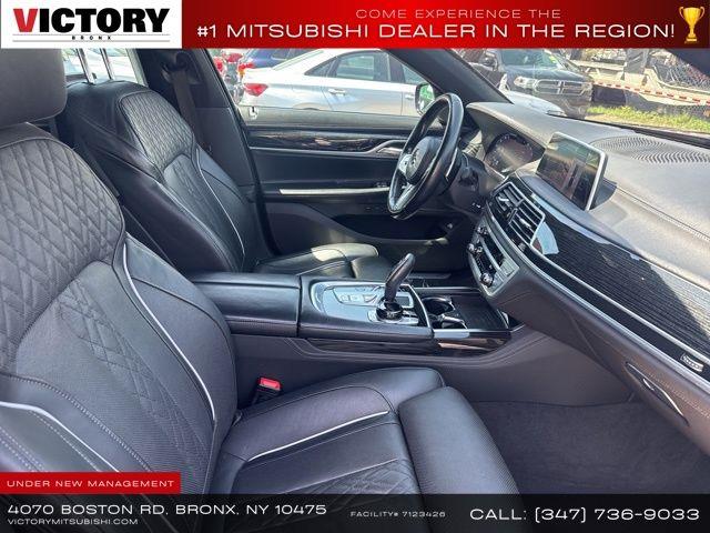 2022 BMW 7-Series 750i xDrive photo
