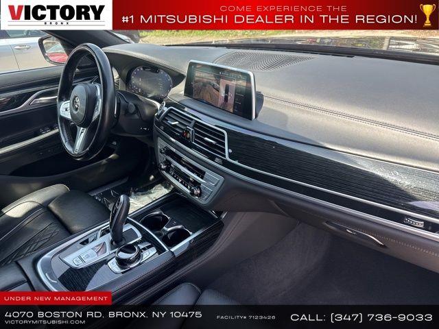 2022 BMW 7-Series 750i xDrive photo